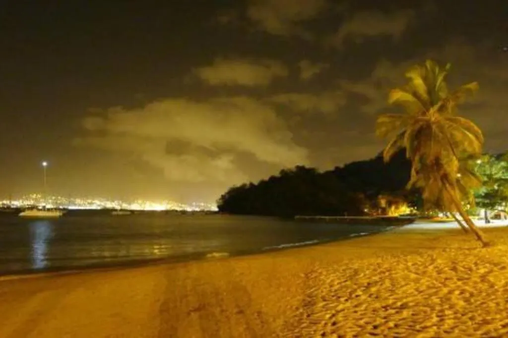 200M De La Plage Avec Piscine Les Trois-Ilets 0*,  Martinique